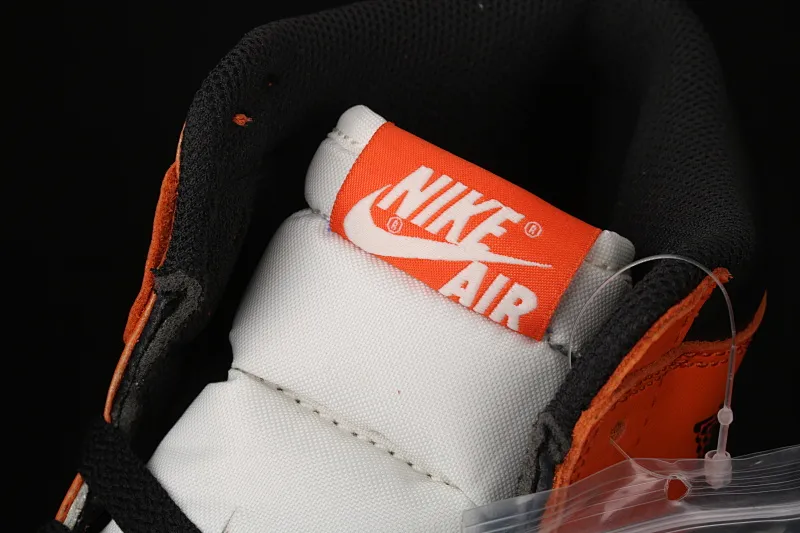 All categories Air Jordan Jordan series basketball shoes Air Jordan 1 High pure original version Air Jordan 1 Retro High OG AJ1 white orange Joe 1 white buckle broken 555088-113
